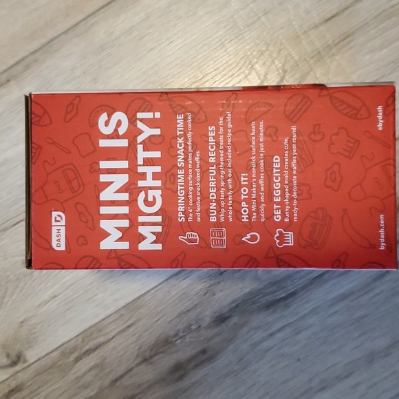 DASH mini bunny waffle maker 🐰 NEW - Picture 3 of 3